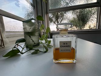Chanel No. 5 Eau de Parfum✨💐SPRING CLEANING SALE 💐✨