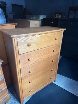 Chest of drawers