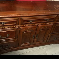 Dresser With Mirror And night Stand