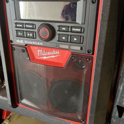 M18 Bluetooth radio 