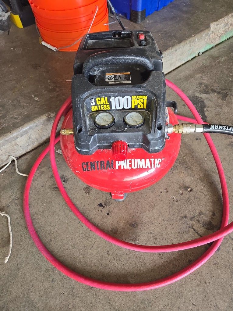 Central Pneumatic 3gal Oil Less 100 Psi