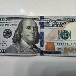 $100 BILL WITH UNIQUE SERIAL NUMBERS 