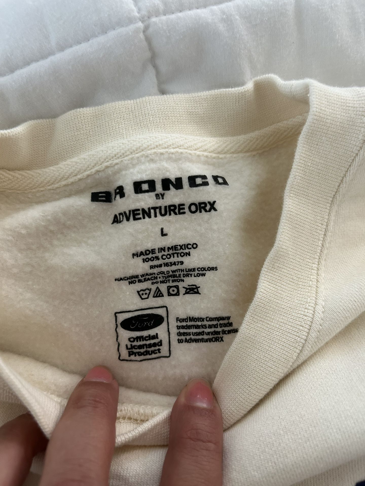 Graphic Sweatshirt Size L - Like New- Wore Once $15