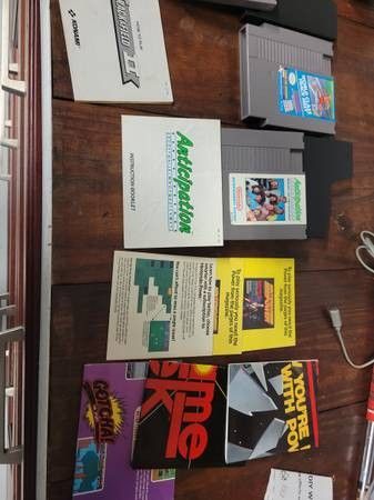 Various Nintendo games,manuals and materials. .
See pics