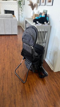 Clevr Plus hiking carrier
