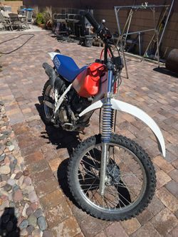 Honda XR200R