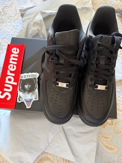 Supreme size 9