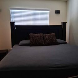 King Size Beadroom Suite And Matresses