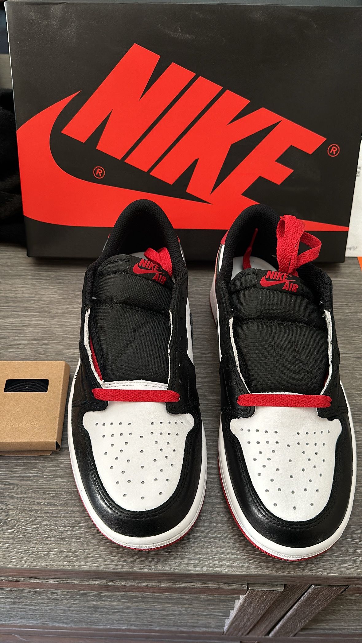 Jordan 1 Retro Low OG "Black Toe"