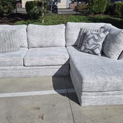 2pc Sectional Sofa - Perfect Condition - Delivery Available 