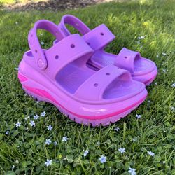 Iconic Crocs Comfort