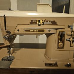 Antique Singer Sewing Machine w/ Wooden Table & Parts