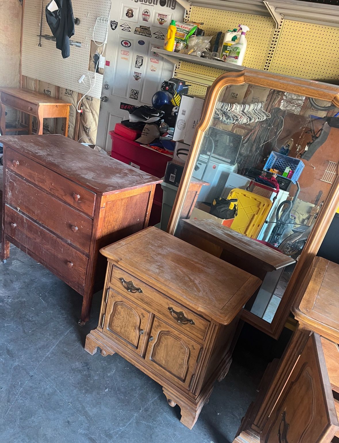 Dresser With Mirror