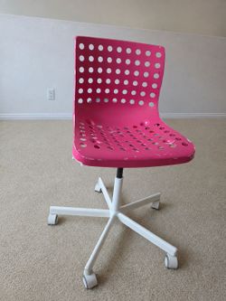 Desk Chair Ikea Pink need to be repaint  first come get it need it gone asap