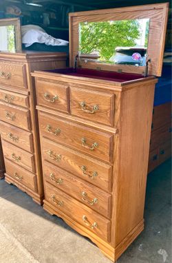 American Heirloom Furniture Traditions Dresser /  Chest of Drawers