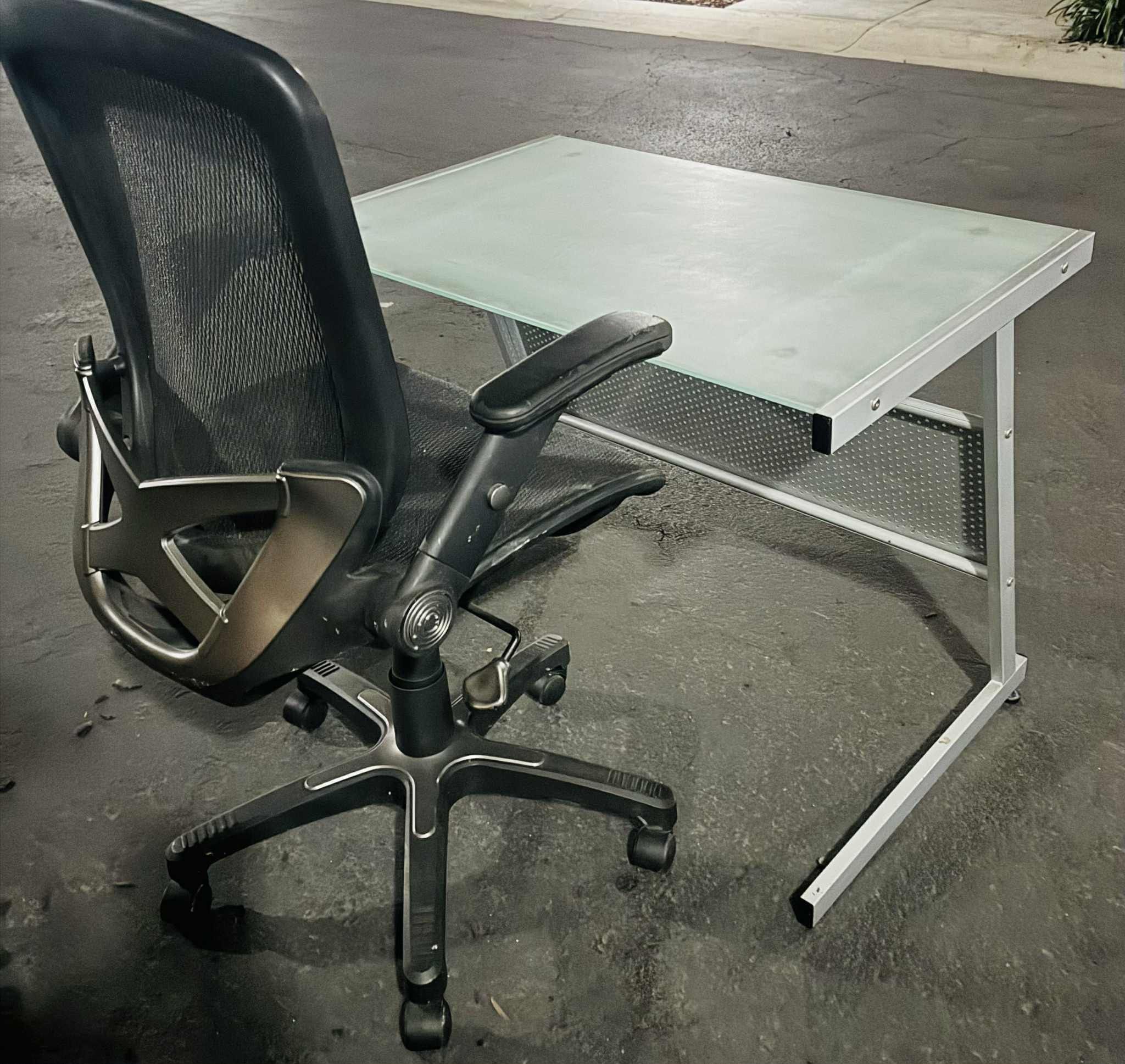 Office Chair With Table Y