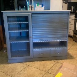 Se Vende Mueble De Madera Las Medidas Son 40 De Alto 19 Pulgadas Pulgadas De Profundo Y 50 Pulgadas de ancho