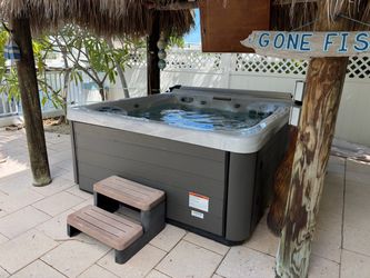 HOT TUB