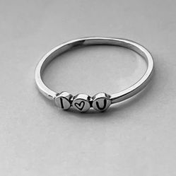 Silver Minimalist Ring. 