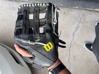 Softball glove
