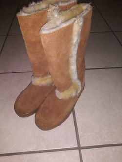 Fur boots for women size 6
