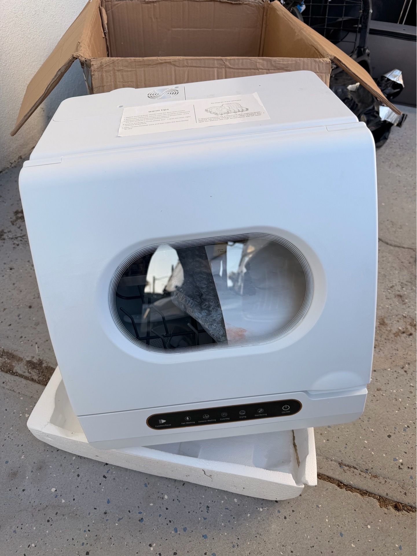 Countertop dishwasher