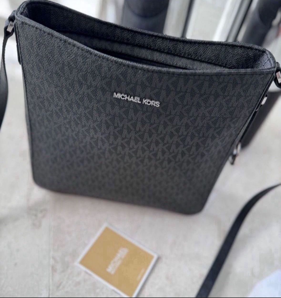 Michael Kors Messenger Bag