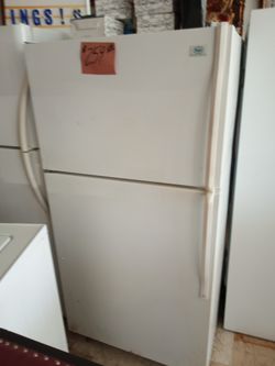 Roper Refrigerator white ex large . Warranty . Delivery available . 2203 Fowler st. Ft. Myers 33901