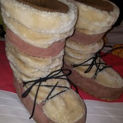 KHOMBU SNOW BOOTS LADIES SIZE 7.5 -8