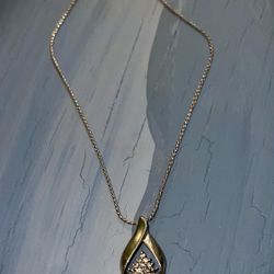 14k White Gold Diamond Tear Drop Necklace 