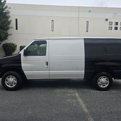 2010 Ford E-350