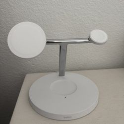 Belkin iPhone Charger Stand