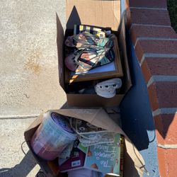 Free Books Shoes, Misc 