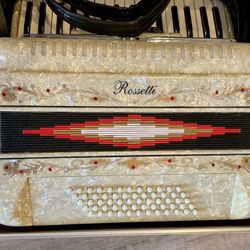 Rossetti Piano Accordion w/ Case & Straps - Pearlescent Finish