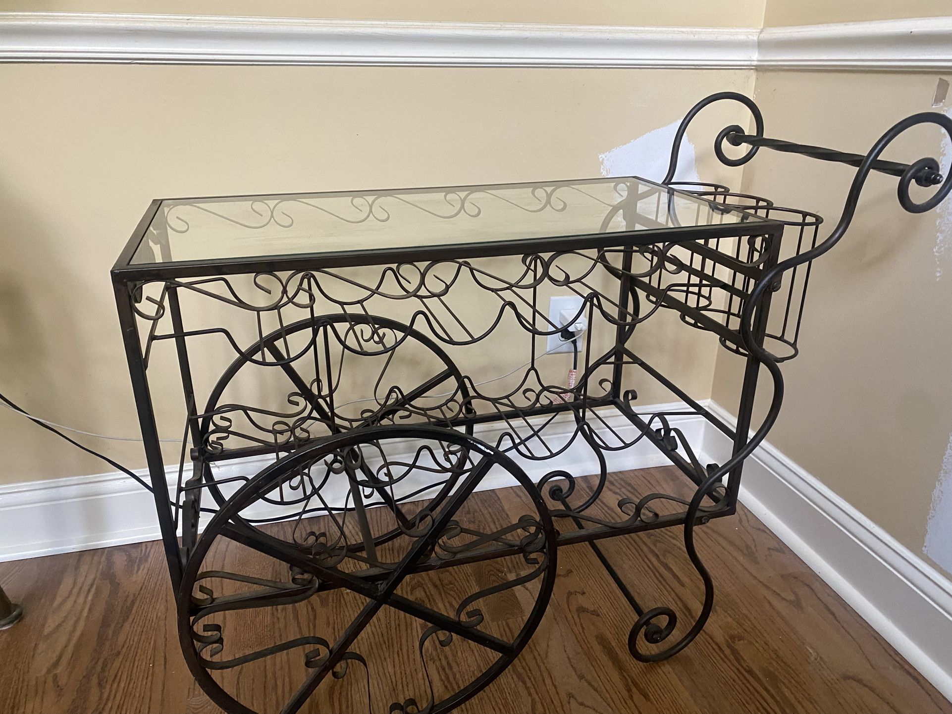 WINE METAL TABLE