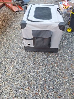Foldable pet crate