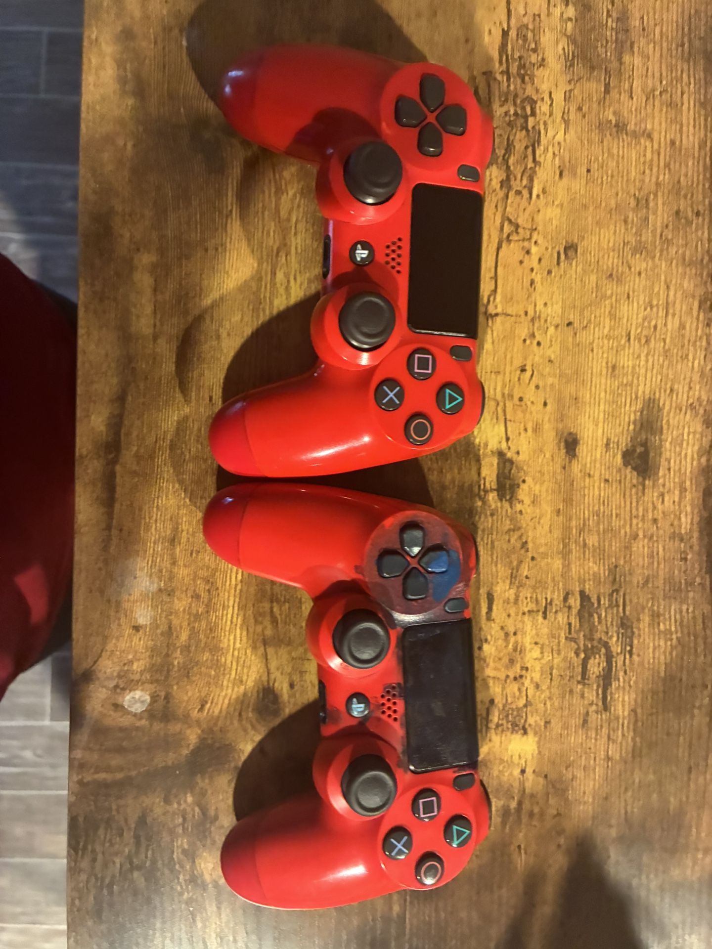 2 PS4 Controllers
