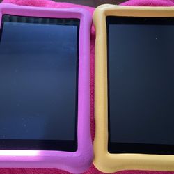 Fire HD 8 (8th Generation) W/Cover Case & Chargers