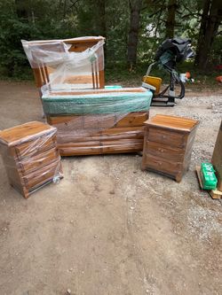 Dresser set