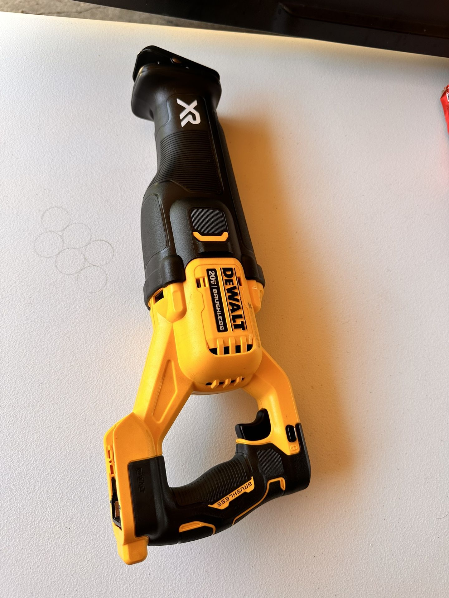 📌DEWALT XR POWER DETECT 20-volt Max Variable Speed Brushless Cordless Reciprocating Saw(tool only) 👉PRECIO FIRME 👉$135