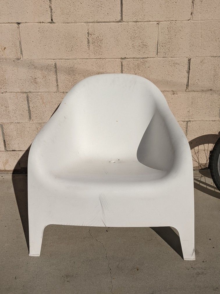 Ikea Skarpo plastic armchair Adult Azusa