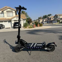 Dual-motor high-speed electric scooter