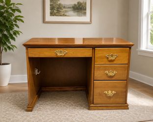 Solid Birch Wood Kneehole Desk W/4 Drawer. Delivery Available 🚚.