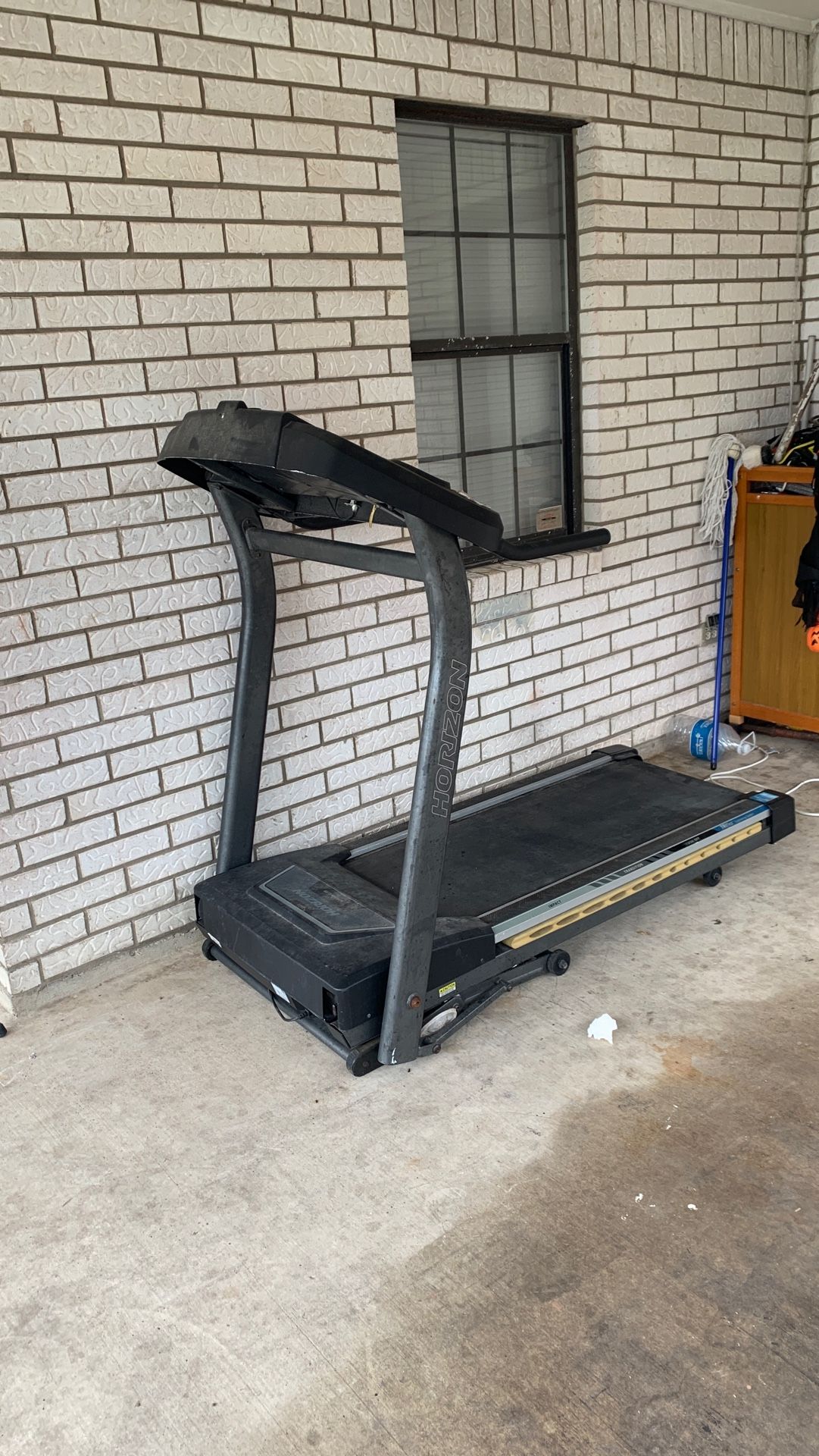 T500 Horizon club Treadmill for Sale in Los Fresnos, TX OfferUp