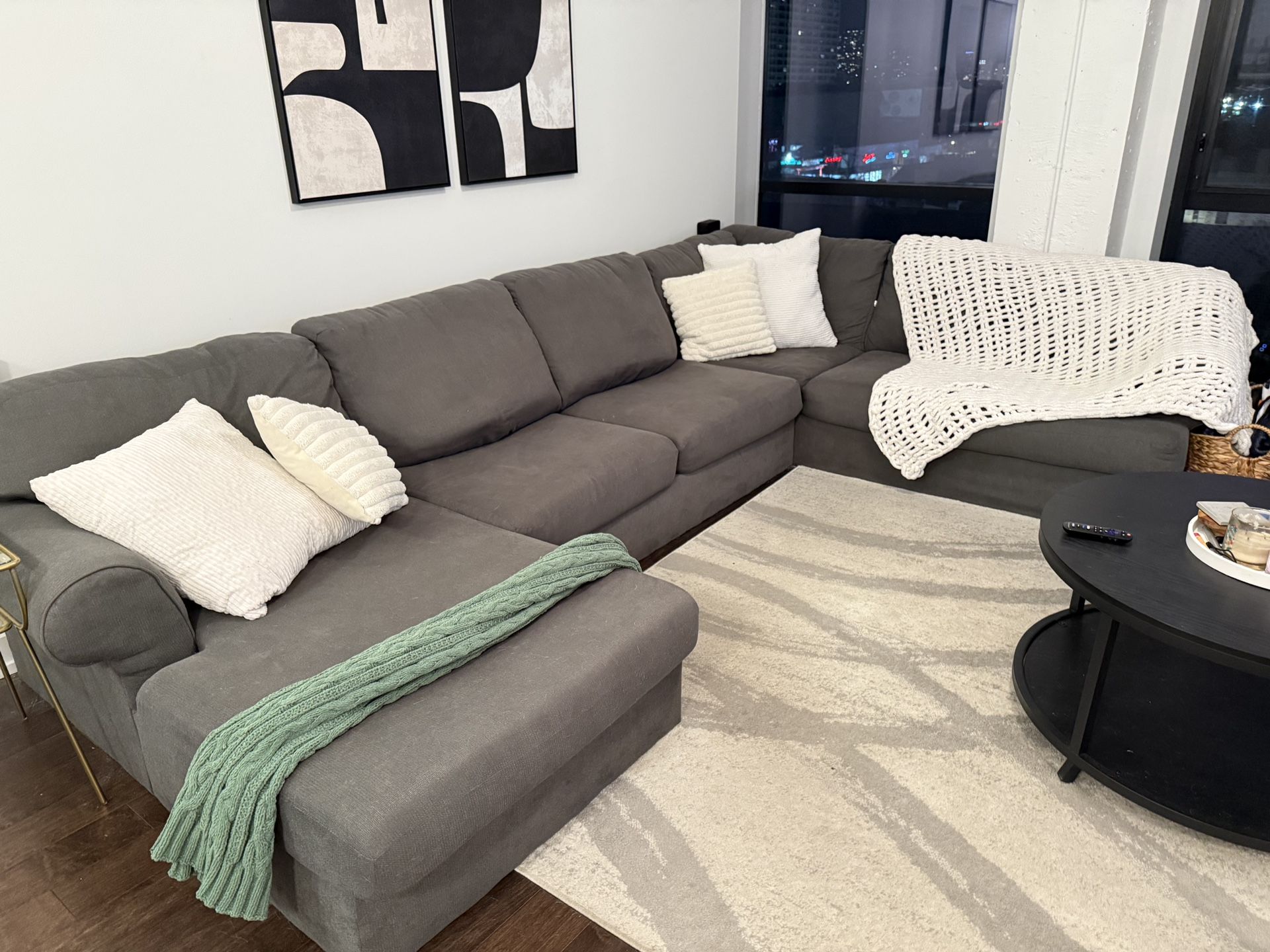 Sectional grey couch/sofa