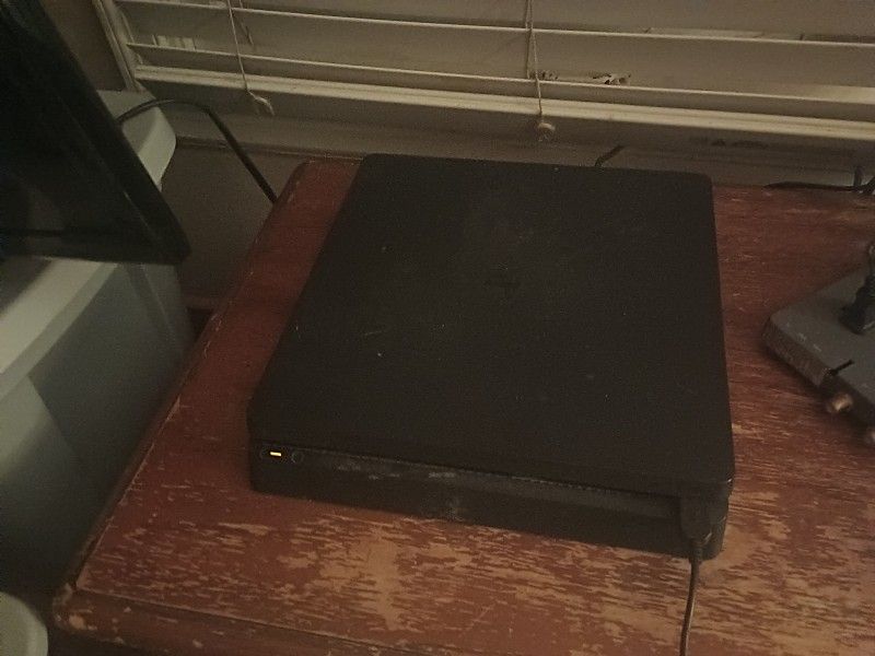 PS4 1tb With Controller