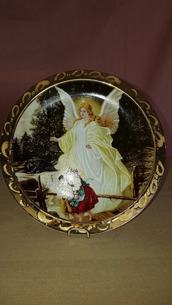 Decorative collectable plate