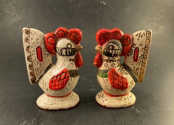 Vintage Folk Art Rooster Salt & Peppe Shakers Marked Lego Japan