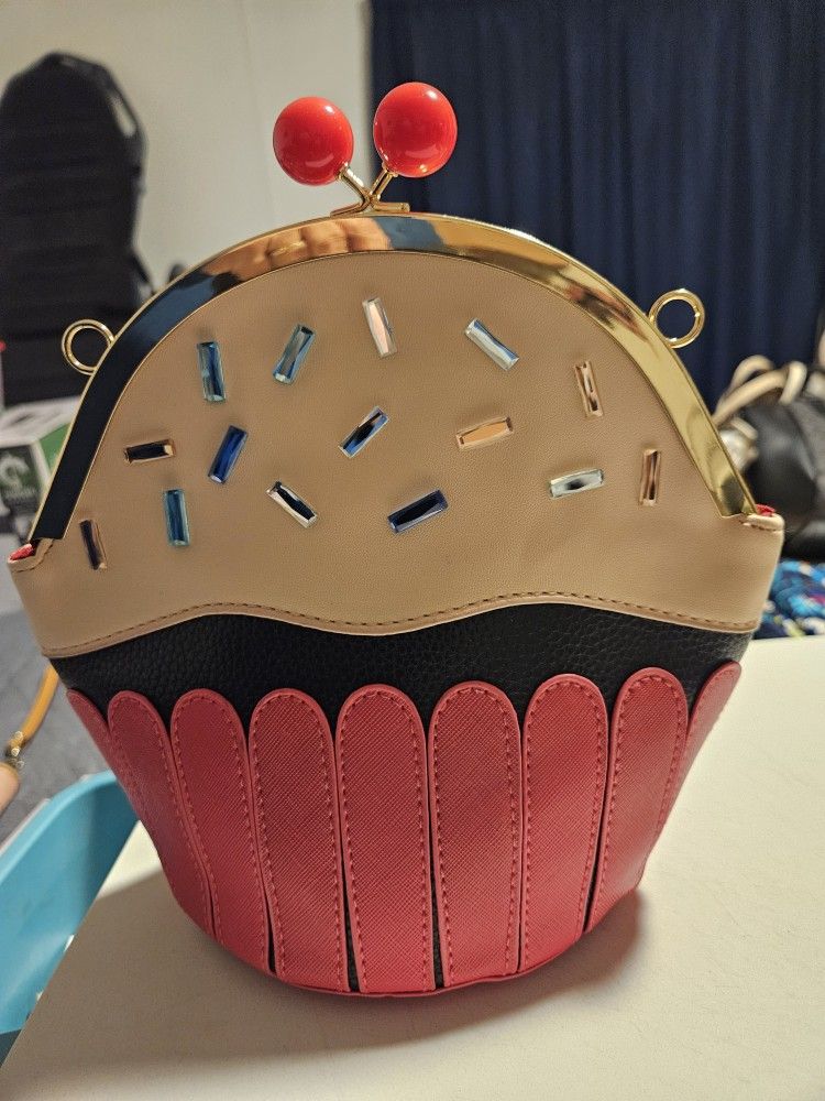 Novelty Cupcake Crossbody Bag New Never Used