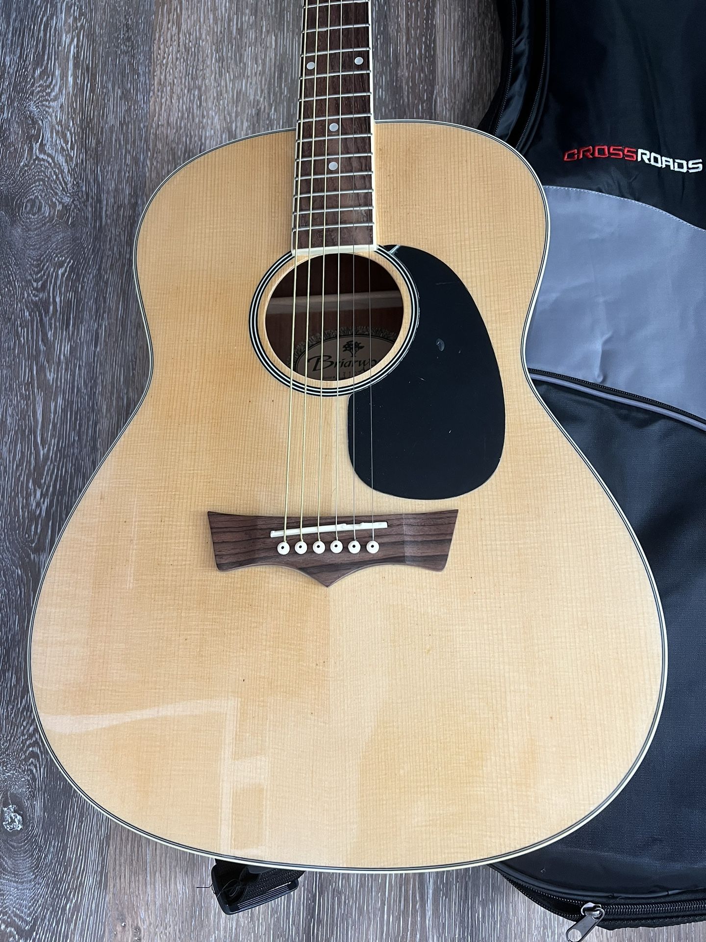 Briarwood 6 String Acoustic Guitar Like New